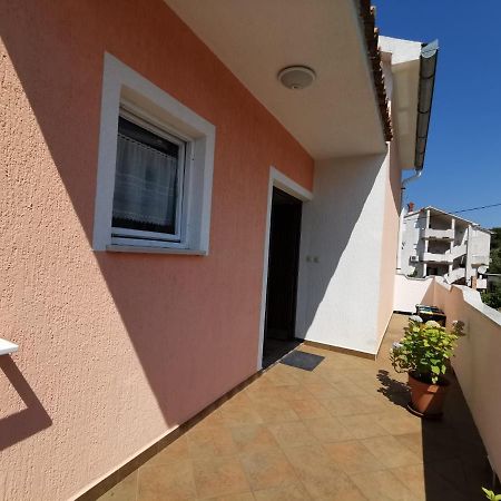 Apartment Martina Banjol Exterior photo