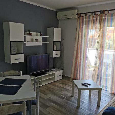 Apartment Martina Banjol Exterior photo