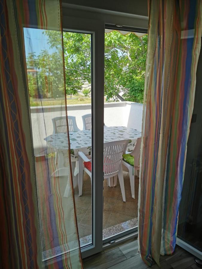Apartment Martina Banjol Exterior photo