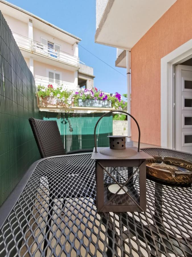 Apartment Martina Banjol Exterior photo