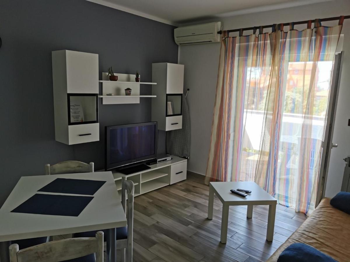 Apartment Martina Banjol Exterior photo