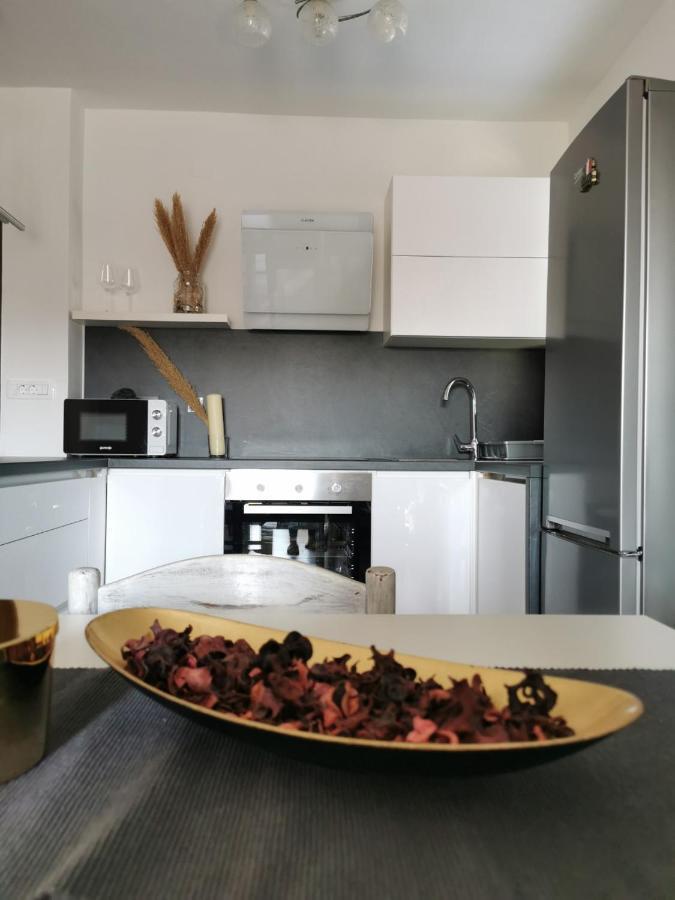 Apartment Martina Banjol Exterior photo