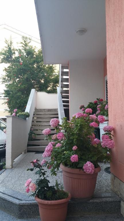 Apartment Martina Banjol Exterior photo