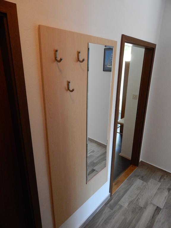 Apartment Martina Banjol Exterior photo