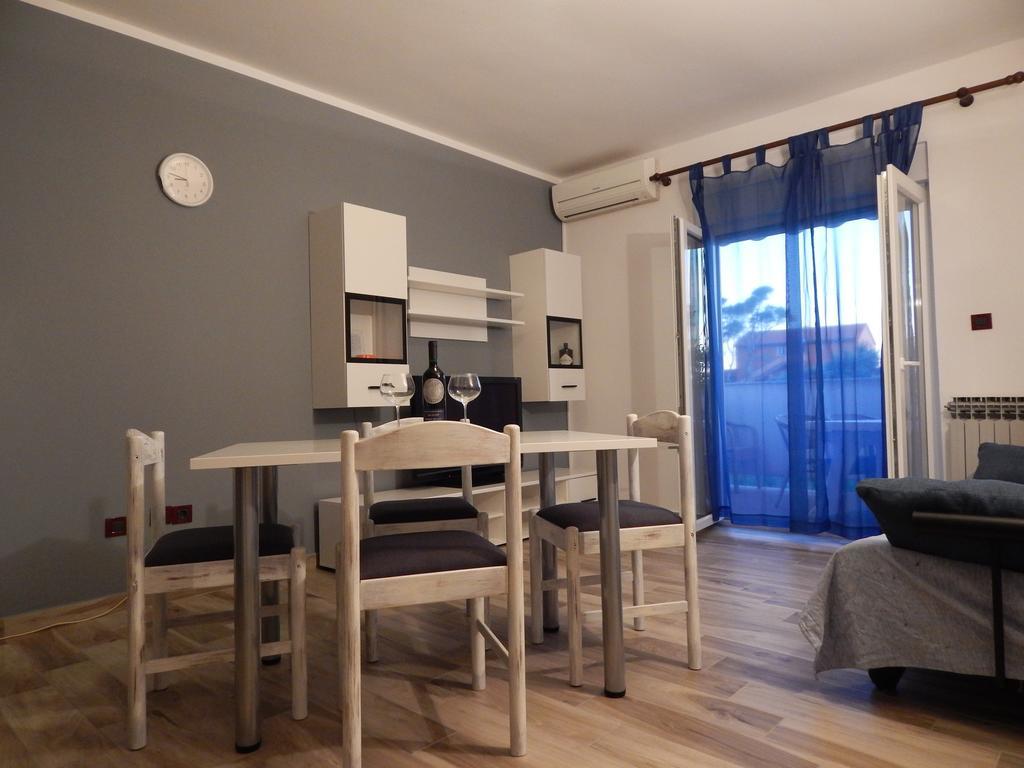 Apartment Martina Banjol Exterior photo