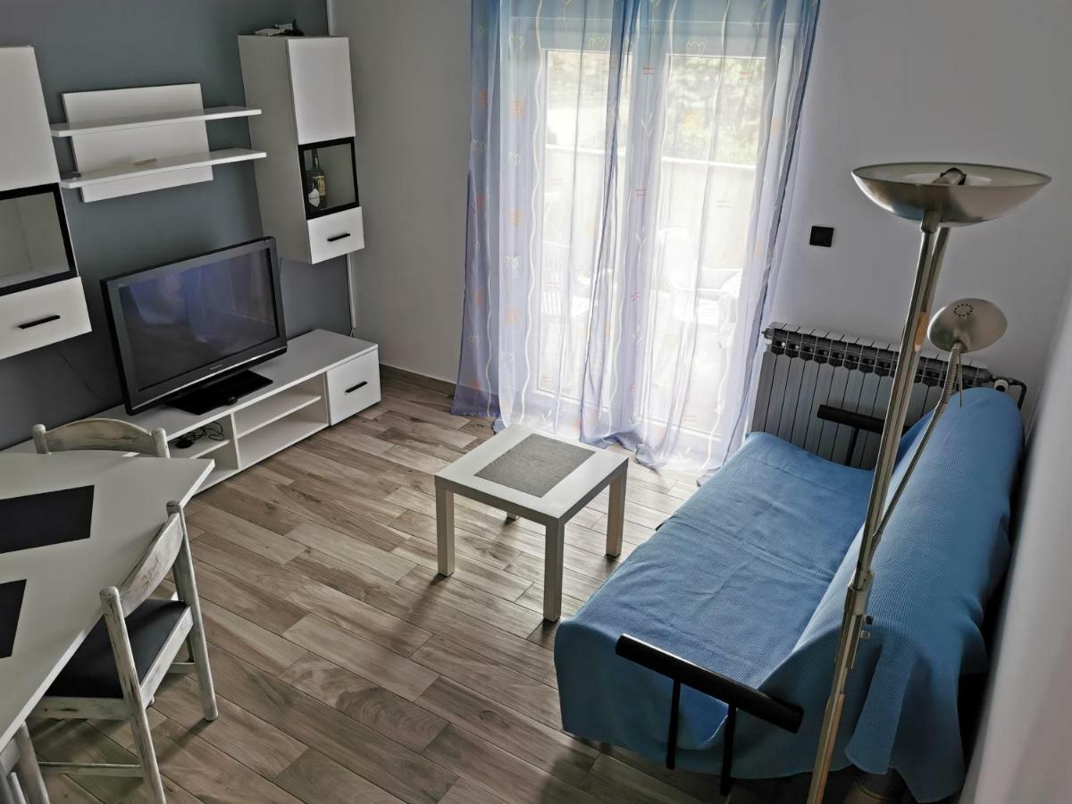 Apartment Martina Banjol Exterior photo