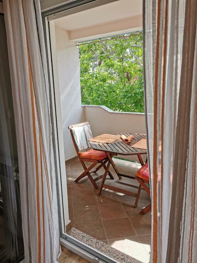 Apartment Martina Banjol Exterior photo