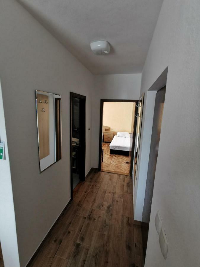 Apartment Martina Banjol Exterior photo