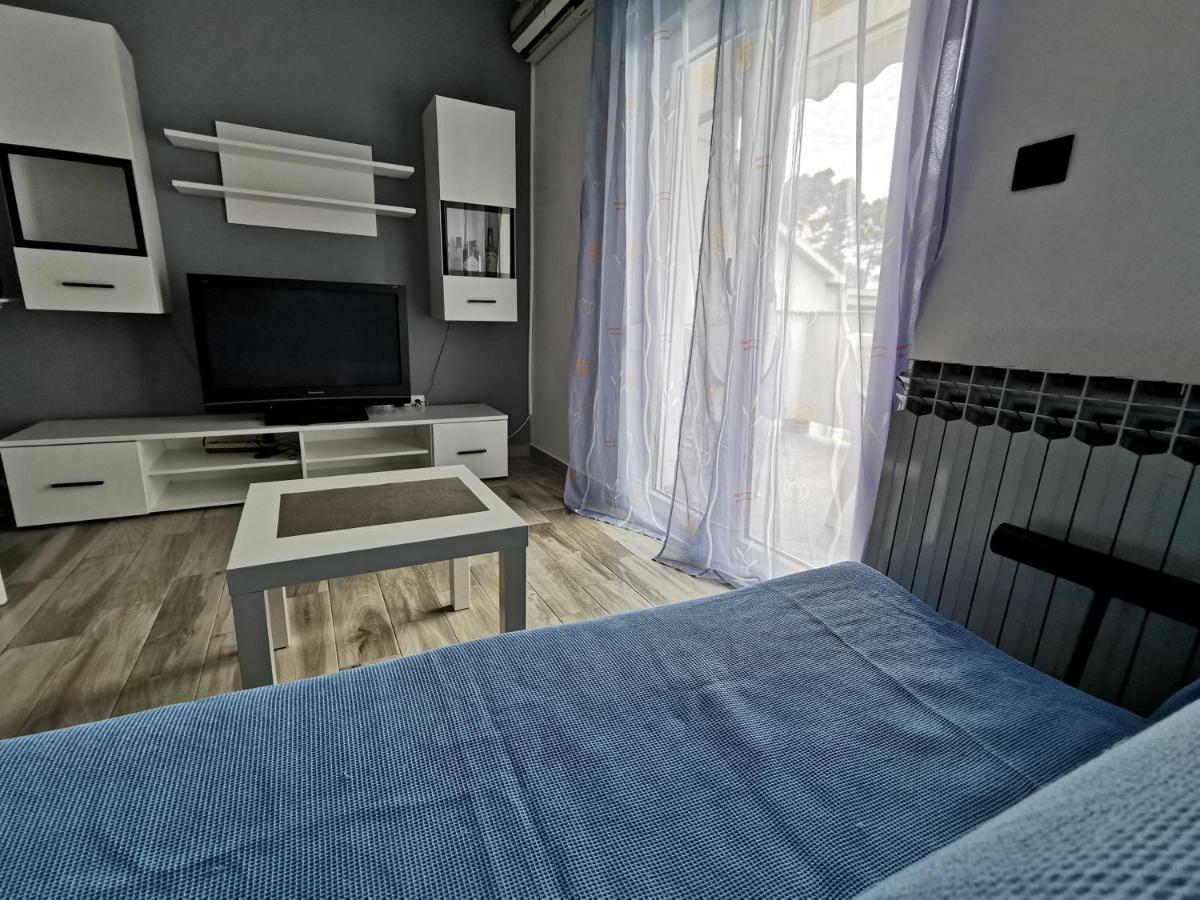 Apartment Martina Banjol Exterior photo