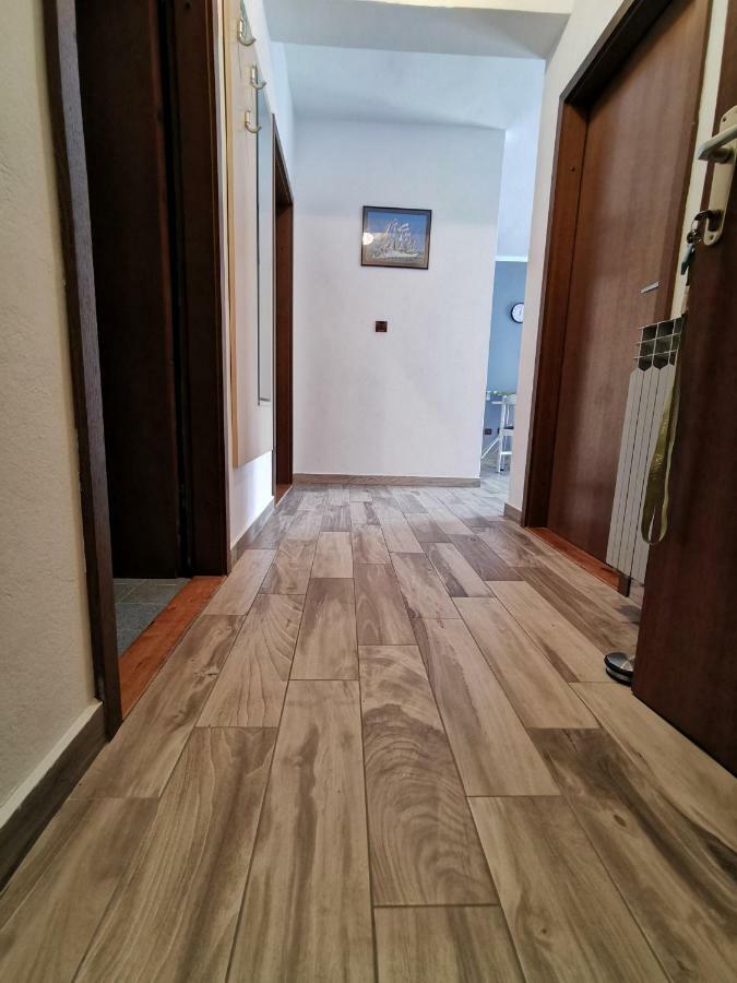 Apartment Martina Banjol Exterior photo